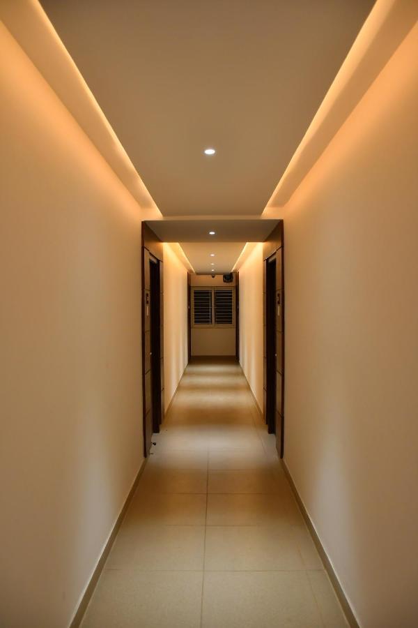 Hotel Adhikrishna Arcade Erode Esterno foto